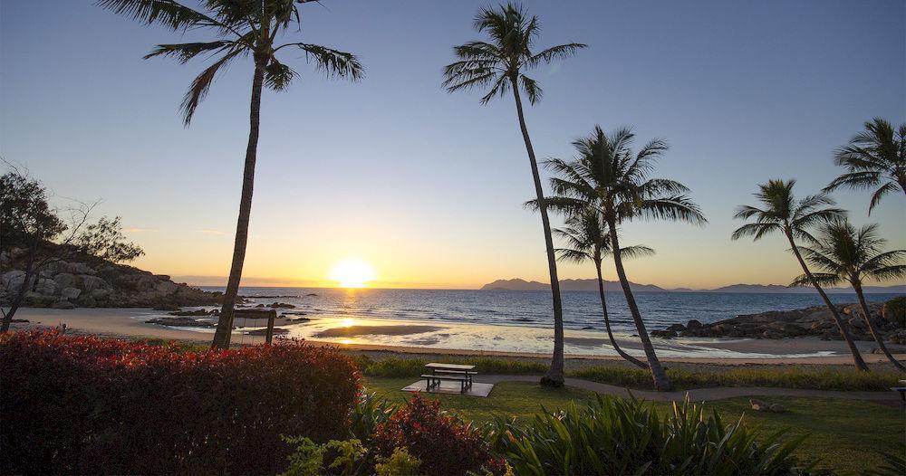 Rose Bay Resort Bowen Dış mekan fotoğraf
